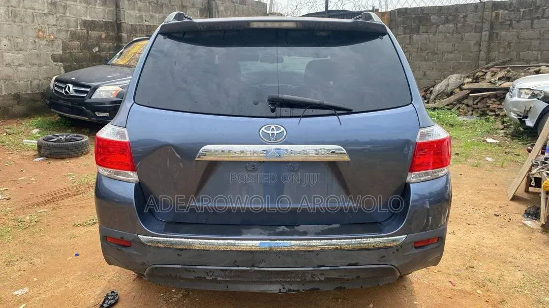 Toyota Highlander 2011 Blue