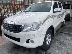 Toyota Hilux 2012 White
