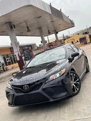 Toyota Camry SE Nightshade FWD 2020 Black