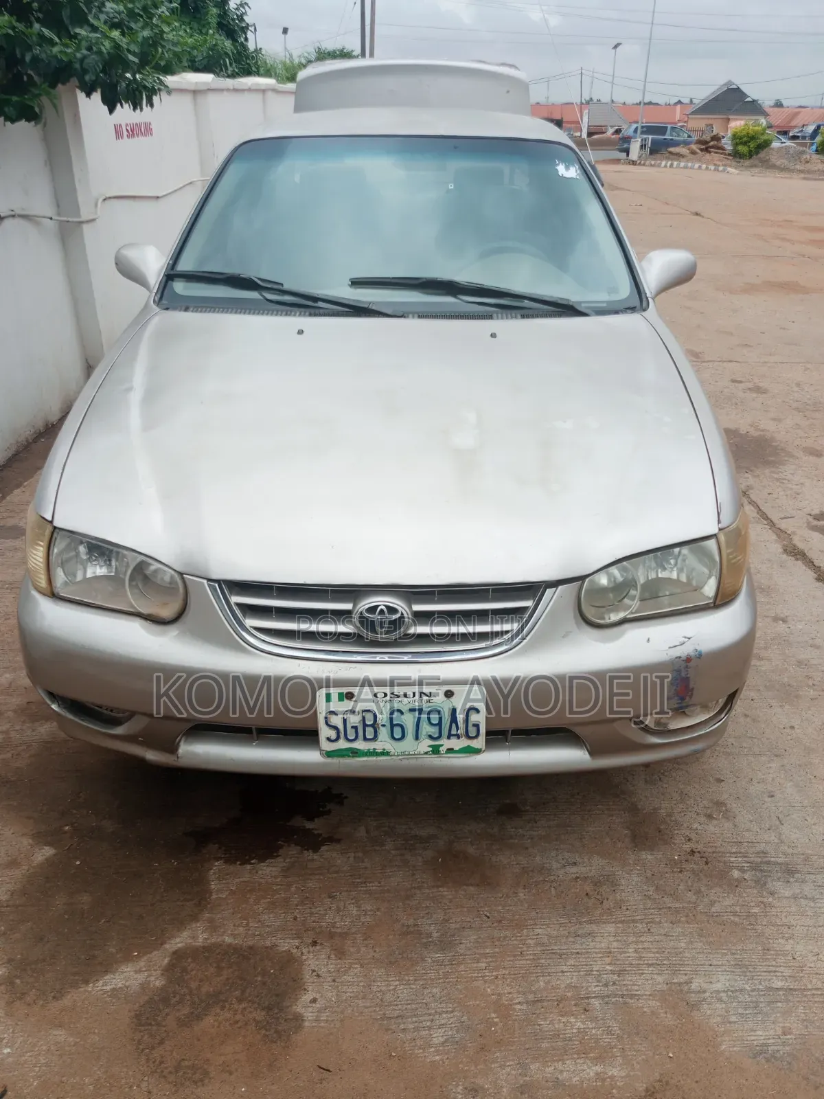 Toyota Corolla 2000 Gold