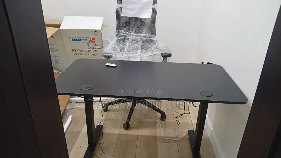 Adjustable Height Table With Light Size 1.2meters