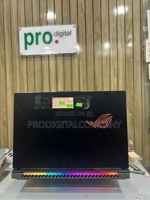 Laptop Asus ROG Strix G18 16GB Intel Core i9 SSD 1T