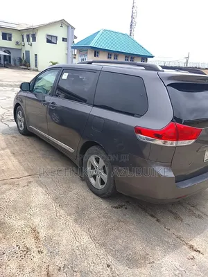 Toyota Sienna 2013 Beige