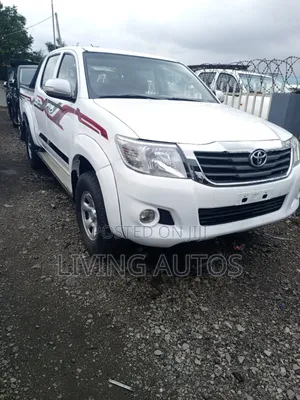 Toyota Hilux 2015 White