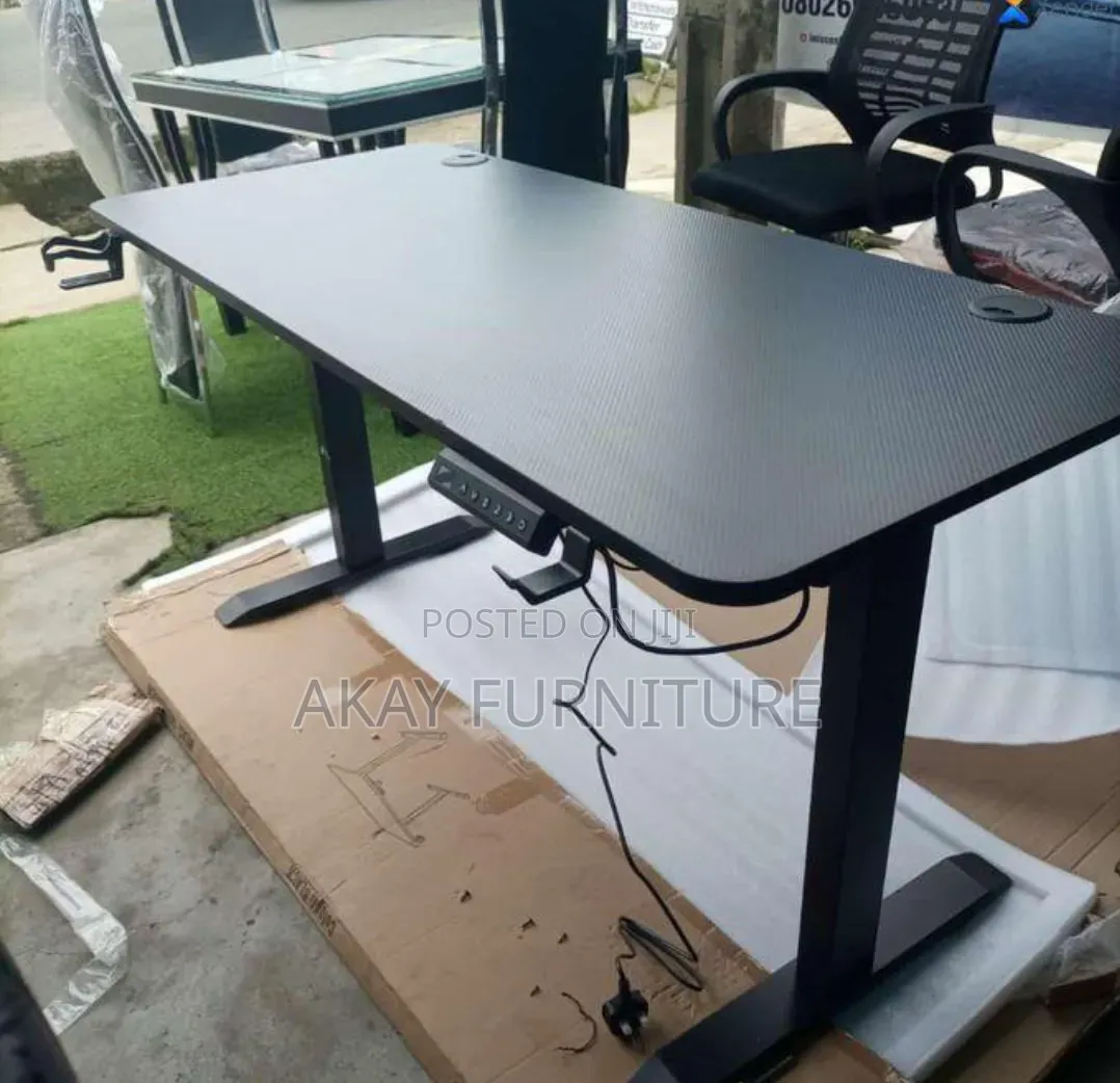 Adjustable Height Table With Light Size 1.2meters