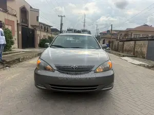 Toyota Camry 2004 Gray