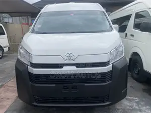 Toyota Grand HiAce 2002 White