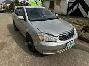 Toyota Corolla LE 2004 Gold
