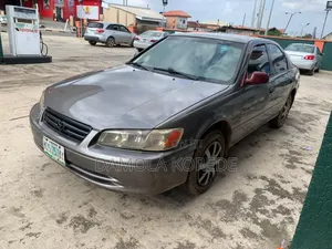 Toyota Camry 2001 Gray
