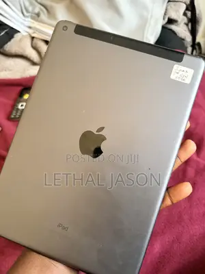 Apple iPad Wi-Fi +3G 32 GB Gray