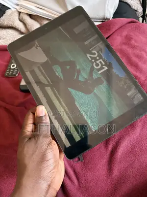 Apple iPad Wi-Fi +3G 32 GB Gray
