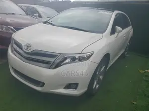 Toyota Venza XLE AWD V6 2013 White