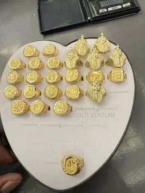New 18 Karat Italian/Dubai Gold Ring