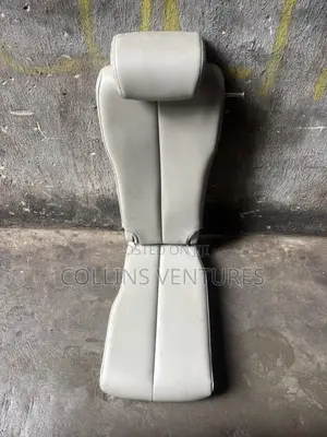 Small Middle Seat Toyota Sienna 2012-17 Available