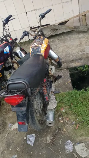 Bajaj Boxer 2024 Red