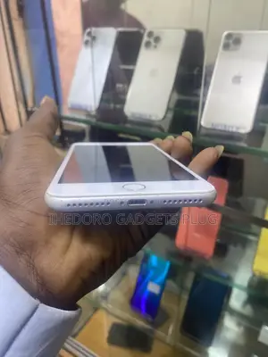 Apple iPhone 8 Plus 64 GB White
