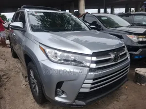 Toyota Highlander 2019 Silver