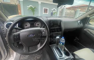Ford Explorer 2008 Silver