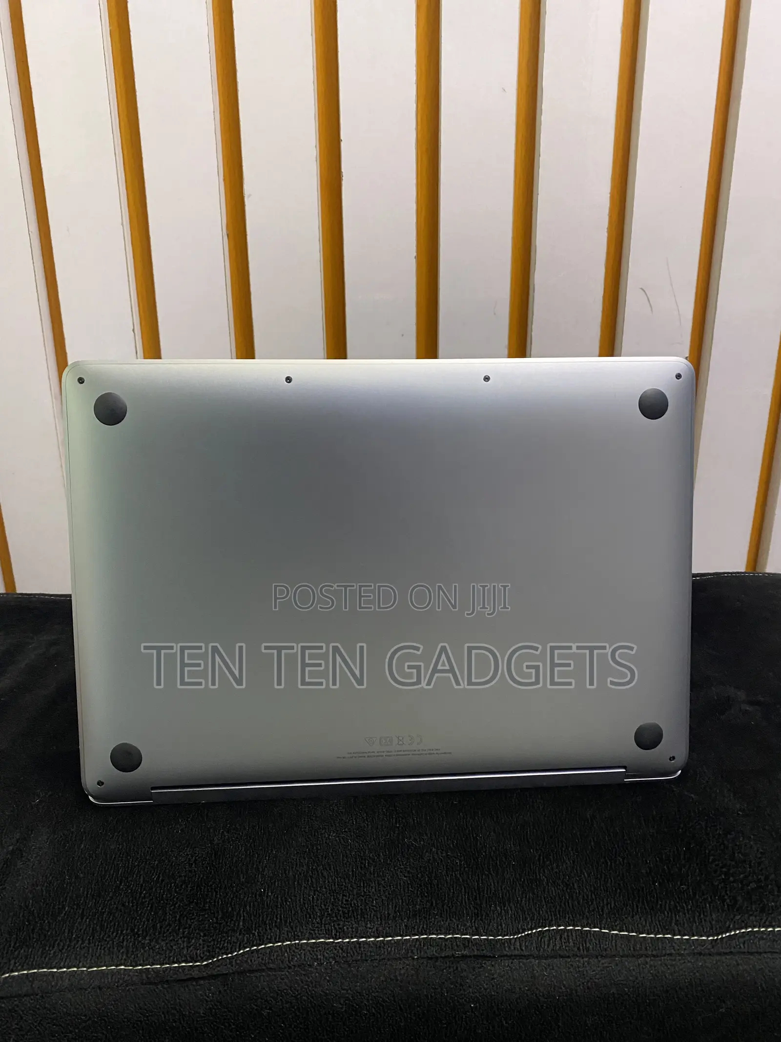 Laptop Apple MacBook Pro 2022 M2 16GB Apple M2 SSD 512GB