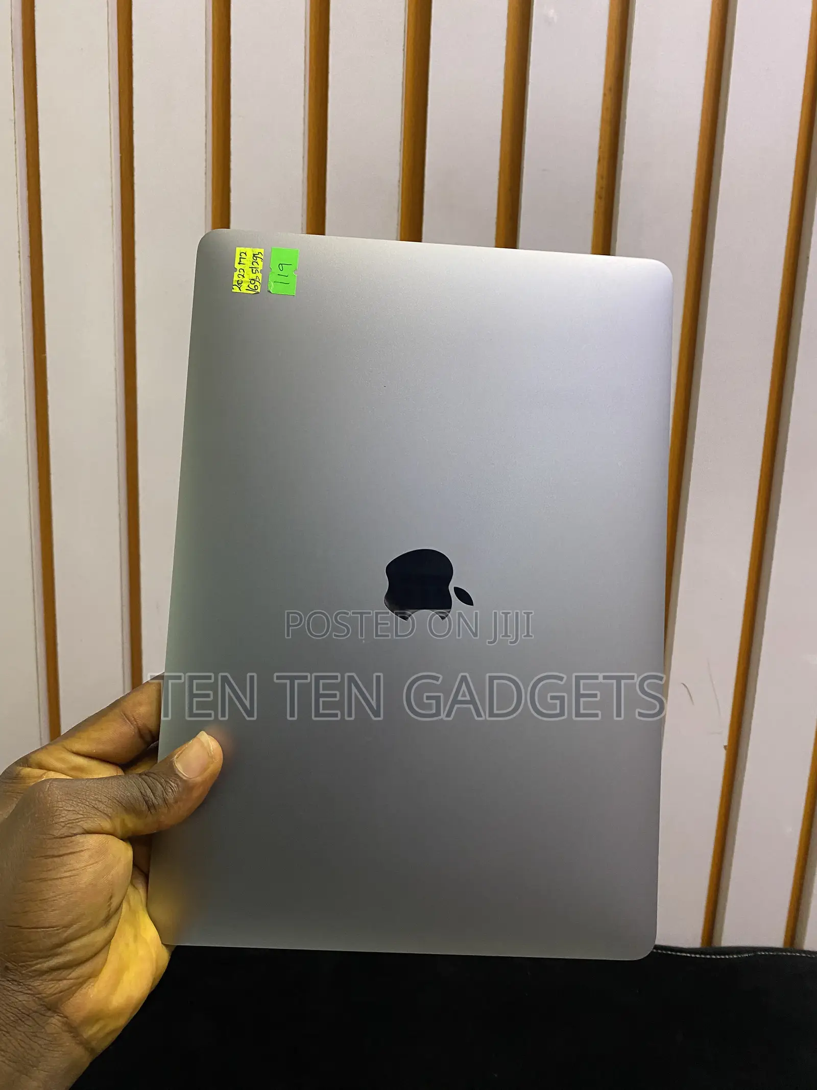 Laptop Apple MacBook Pro 2022 M2 16GB Apple M2 SSD 512GB