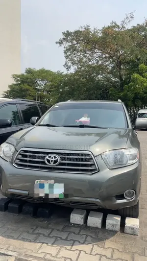 Highlander for Rent| Car for Hire