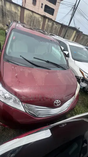 Toyota Sienna Limited 7 Passenger 2011 Maroon