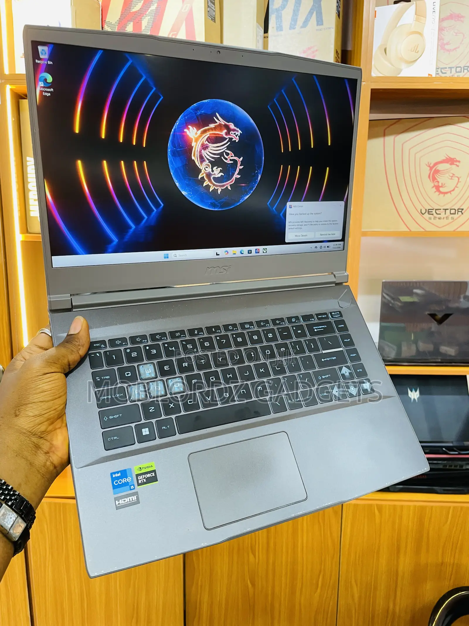 Laptop MSI GF65 Thin 10UE 16GB Intel Core i5 SSD 512GB