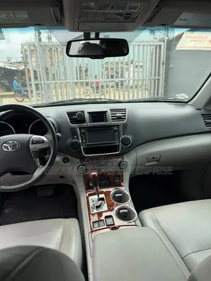 Toyota Highlander Limited 3.5l 4WD 2013 Gray