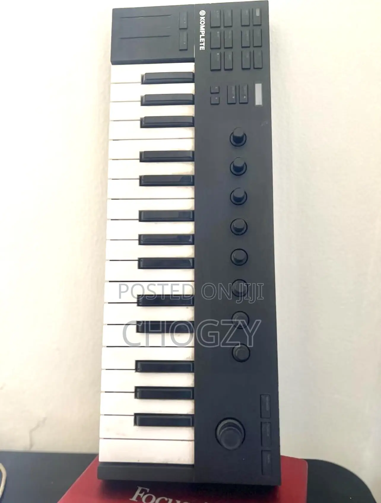 M32 Midi Controller Keyboard - Native Instruments Komplete Kontrol