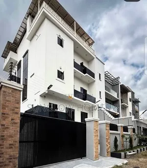 5bdrm Duplex in Guzape District for sale