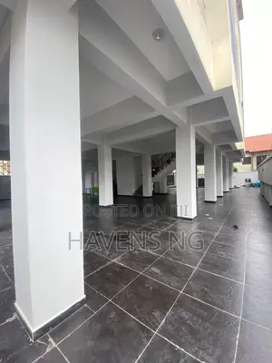 3bdrm Apartment in Lekki Phase 1 for sale