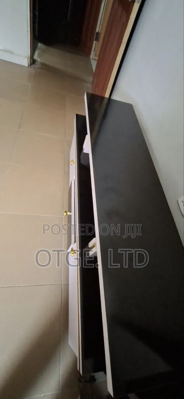 Neatly Used Stand