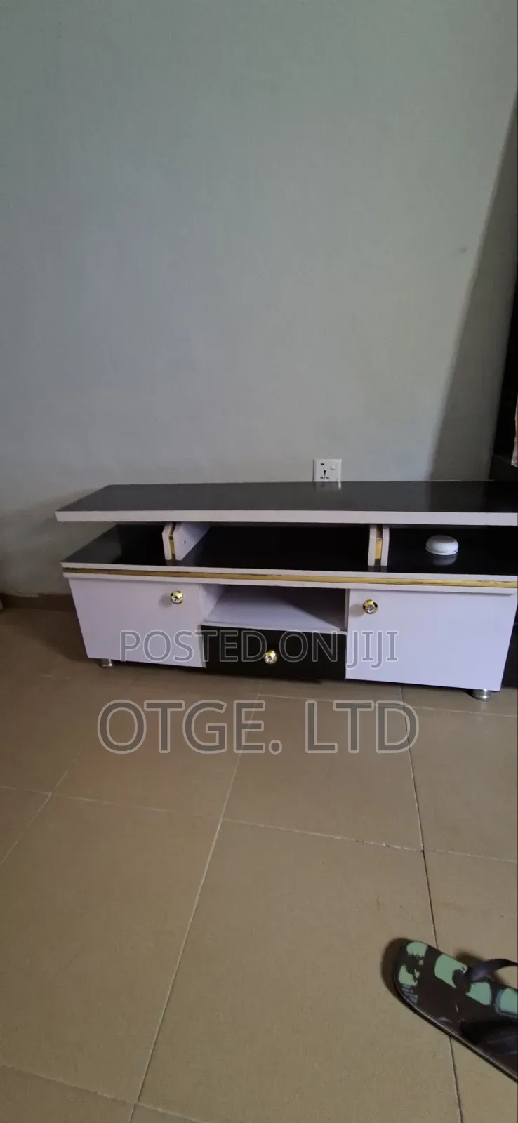 Neatly Used Stand
