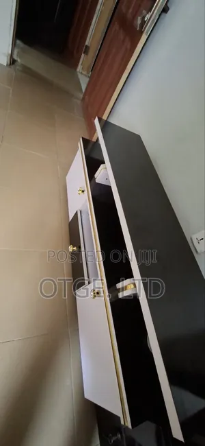 Neatly Used Stand