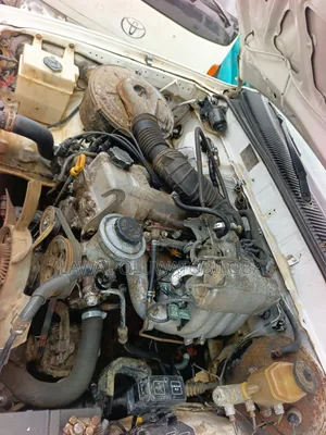 Toyota Hilux 2000 White