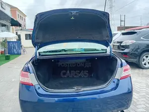 Toyota Camry SE 4dr Sedan (2.5L 4cyl 6A) 2011 Blue