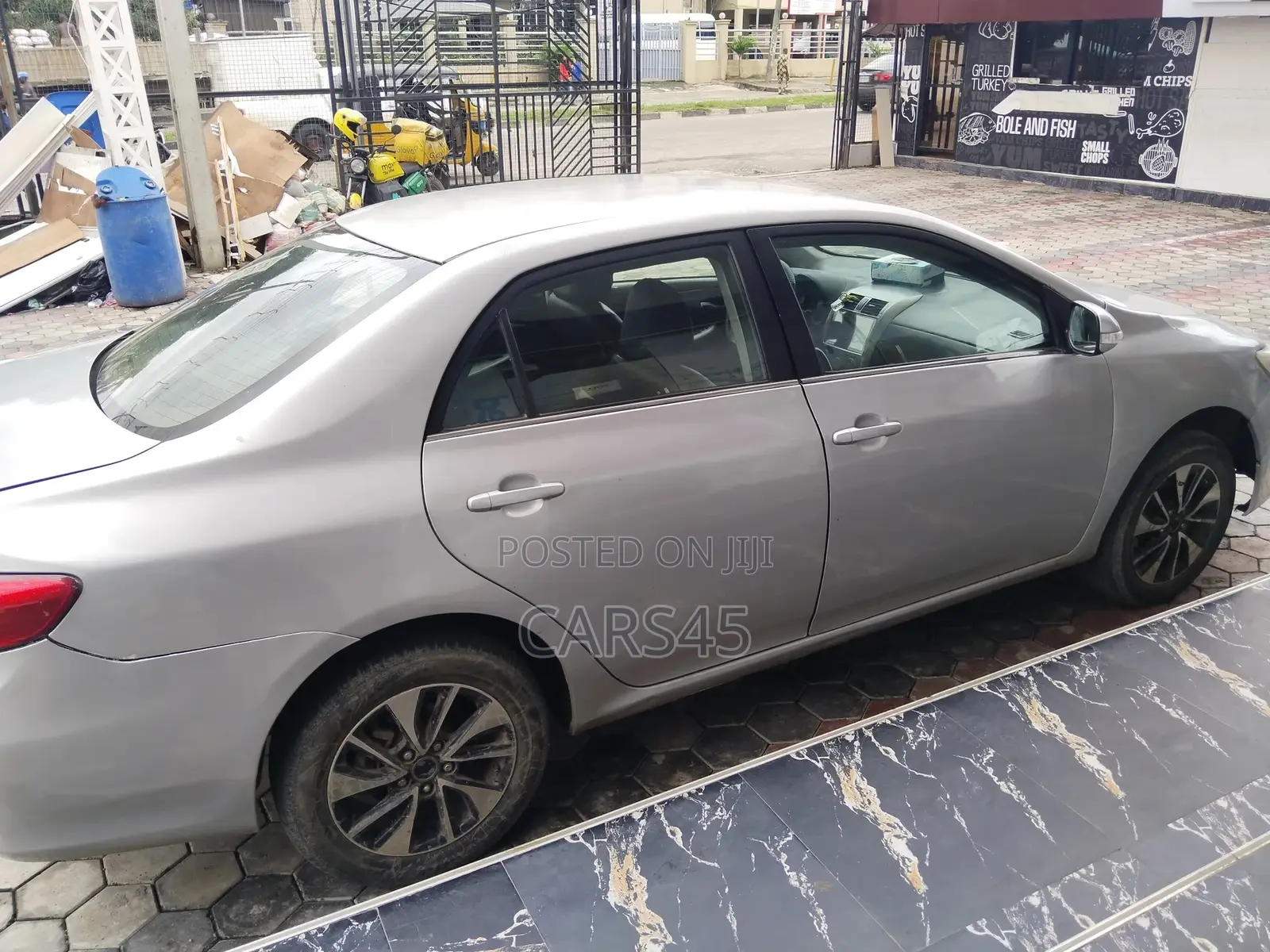 Toyota Corolla 2012 Silver