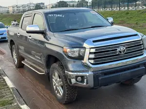 Toyota Tundra Limited 4dr CrewMax SB (5.7L 8cyl 6A) 2014 Gray