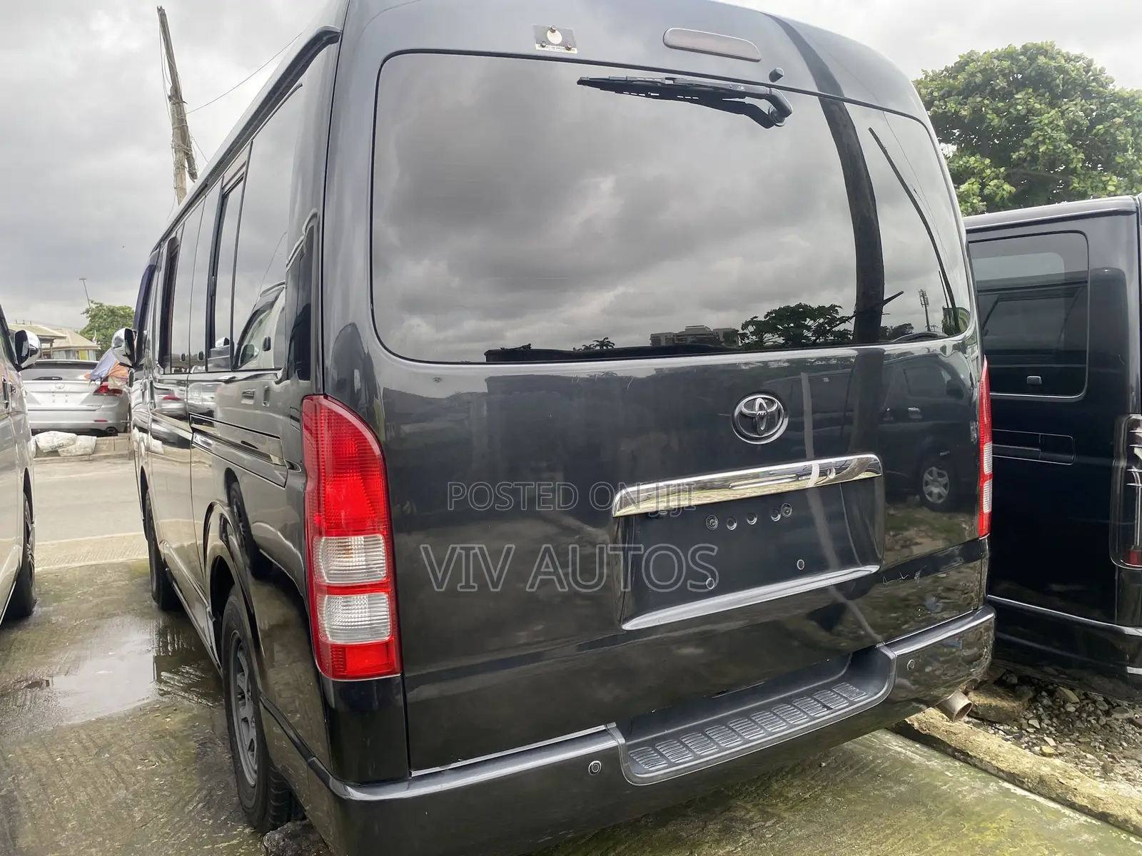 Toyota HiAce 2013 Grey