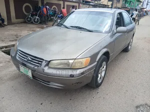 Toyota Camry Automatic 1999 White