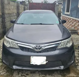 Toyota Camry LE 4dr Sedan (2.5L 4cyl 6A) 2014 Gray