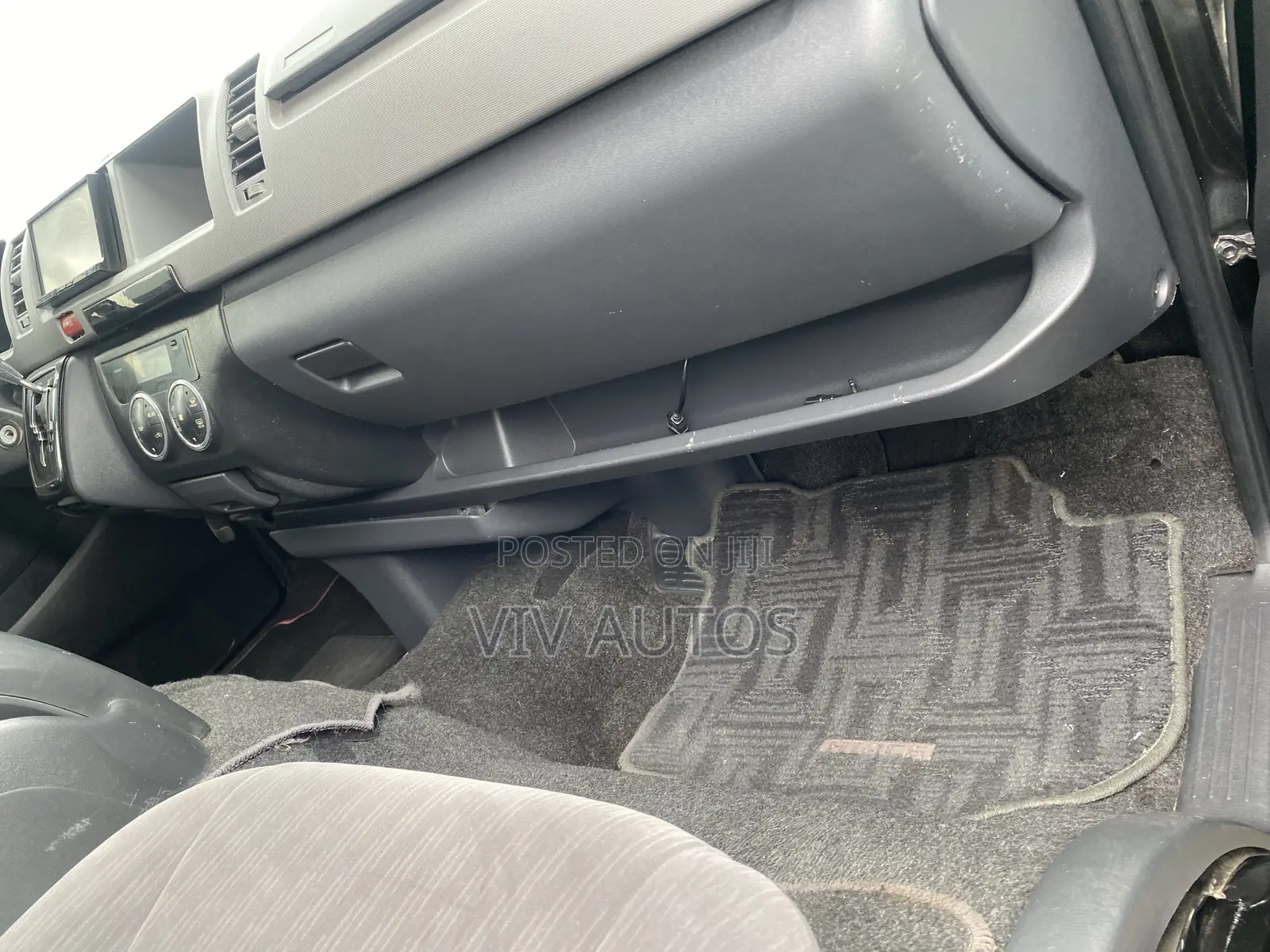 Toyota HiAce 2013 Grey