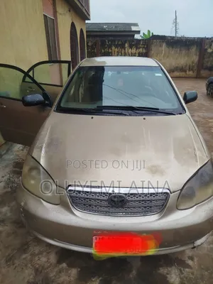 Toyota Corolla Sedan Automatic 2005 Gold