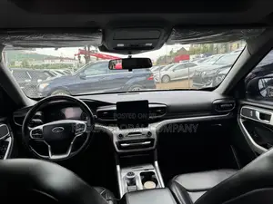 Ford Explorer XLT 2021 Black