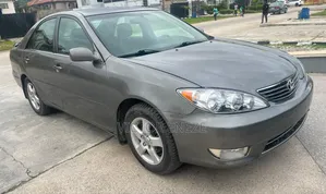 Toyota Camry 2005 Gray