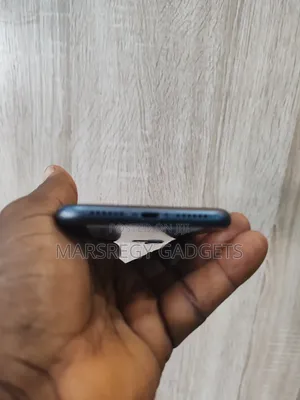 Apple iPhone 11 64 GB Black