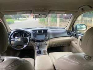 Toyota Highlander 2010 Brown