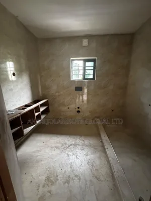 4bdrm Duplex in In An Estate Wuse 2 for rent