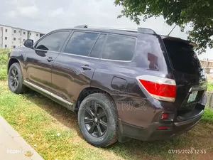 Toyota Highlander 2011 Maroon