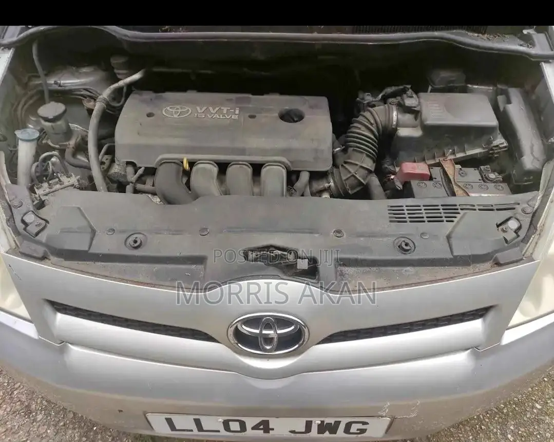 Toyota Corolla Verso 2004 Silver